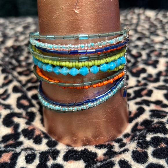 ARTIST MADE SEASCAPE COLORS BEADED CUFF BRACELET - Picture 2 of 4